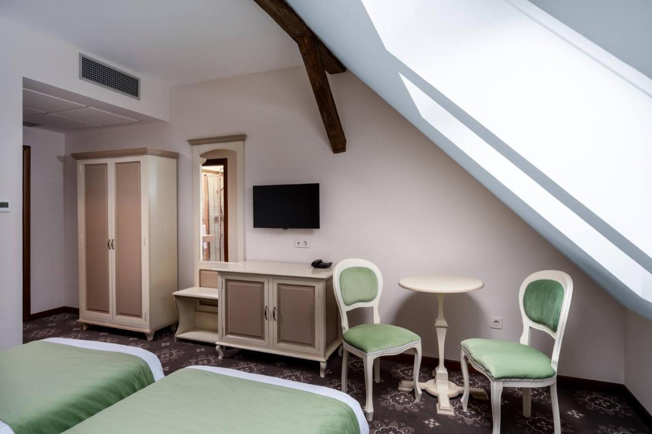 Hotel Leul De Aur Sebes  Exterior photo